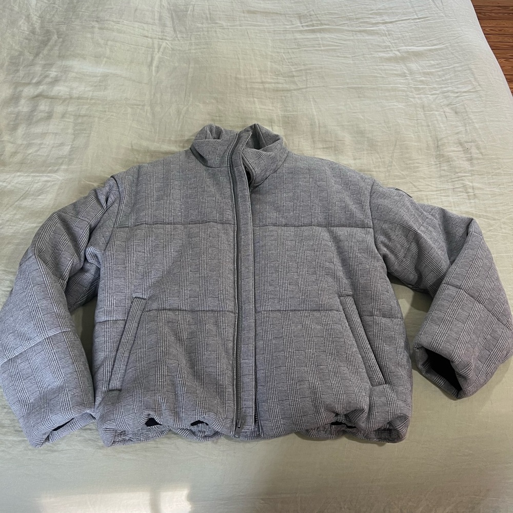 ALO Yoga Quilted Puffer Jacket in Gray - Picture 5 of 8